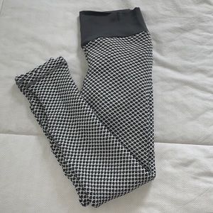 Honeycomb High Waisted Workout Leggings NWT